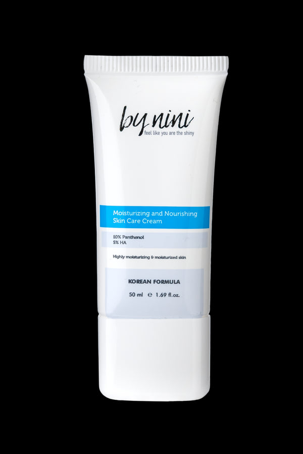 24 Saat Etkili Günlük Yoğun Nemlendirici Cilt Bakım Kremi 50 ML